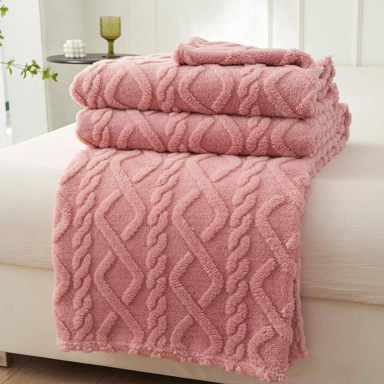 Soft and Lightweight Coral Fleece Blanket - Multi-Purpose Bed Cover for Sofa, Travel & Home Use - Loovy #