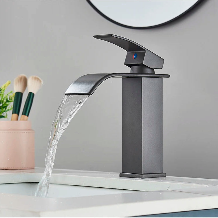 Waterfall Bathroom Basin Faucet – Elegant and Functional - Loovy #