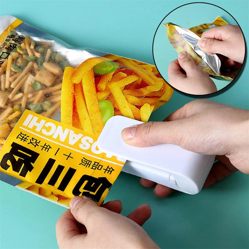 Portable Mini Heat Sealer - Food Saver for Bags & Snacks - Loovy #