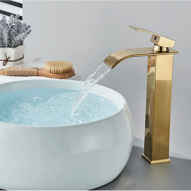 Waterfall Bathroom Basin Faucet – Elegant and Functional - Loovy #