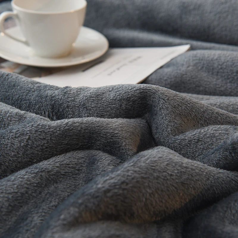 Cozy Wool Throw Blanket – Double-Sided Winter Bedspread for Warmth and Comfort - Loovy #