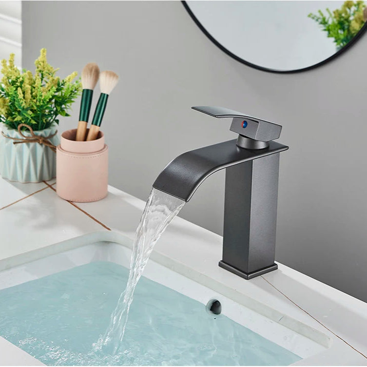 Waterfall Bathroom Basin Faucet – Elegant and Functional - Loovy #