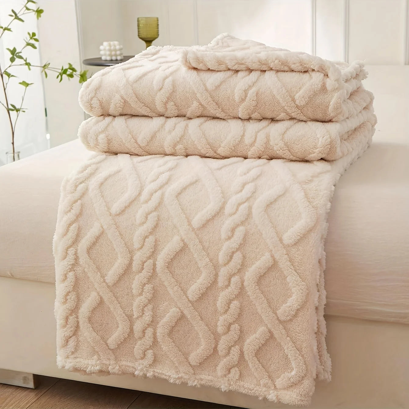 Soft and Lightweight Coral Fleece Blanket - Multi-Purpose Bed Cover for Sofa, Travel & Home Use - Loovy #