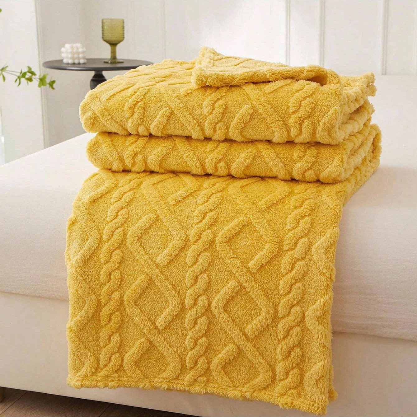 Soft and Lightweight Coral Fleece Blanket - Multi-Purpose Bed Cover for Sofa, Travel & Home Use - Loovy #